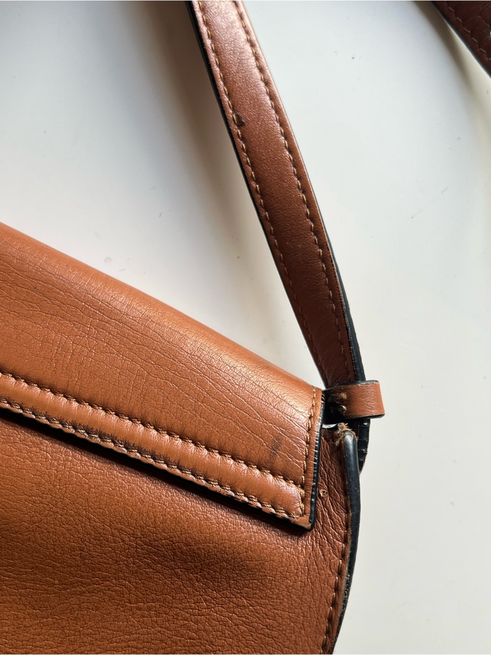 Cuyana mini flap saddle bag leather crossbody shoulder purse caramel tan camel - Picture 13 of 15